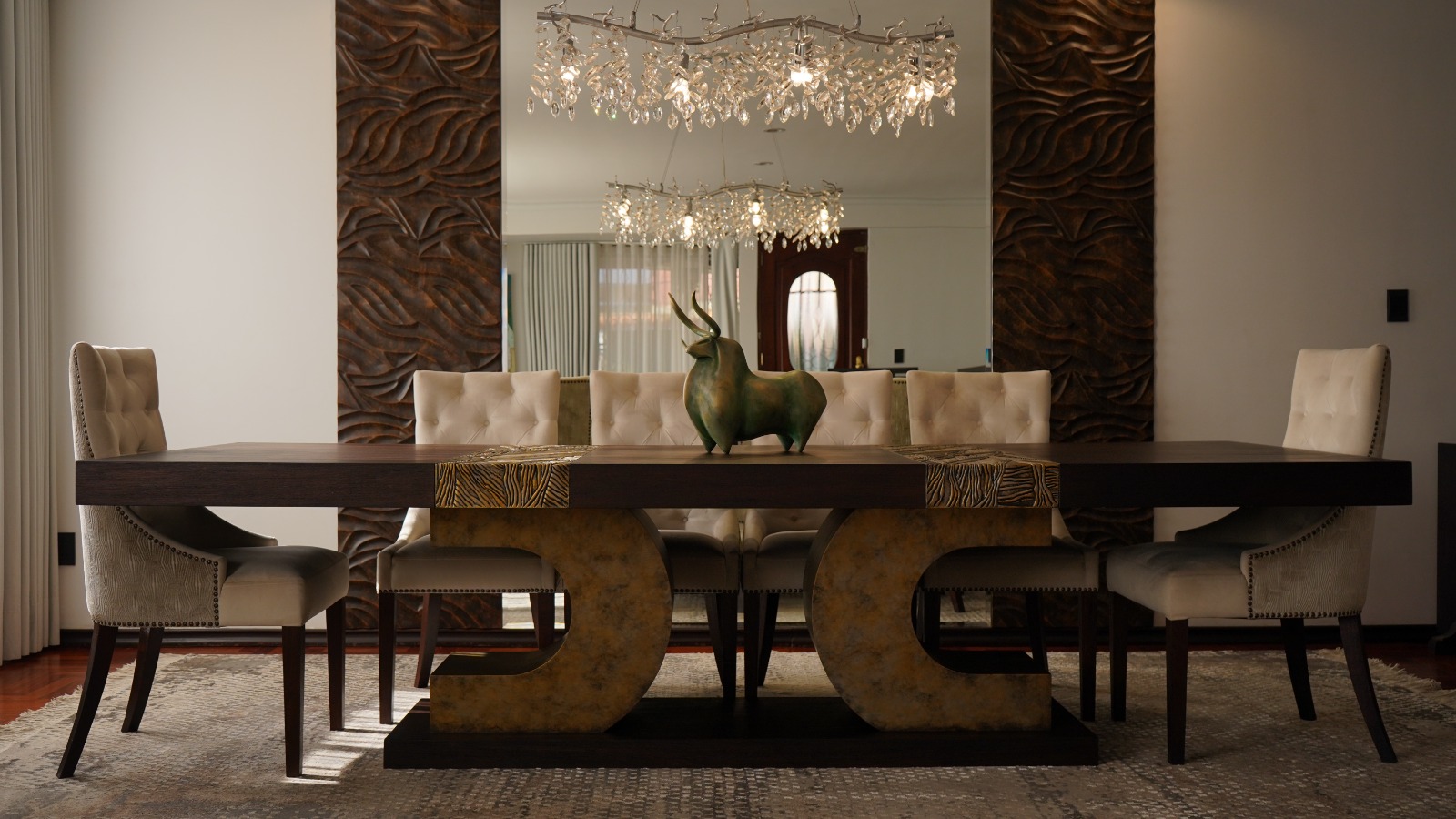Mesa de comedor diseñada a medida por Estenssoro