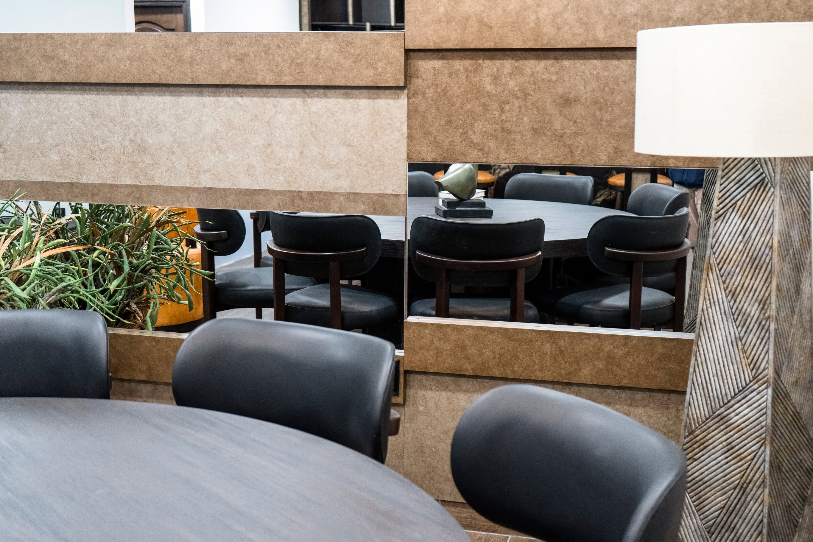 Casa A.A. — comedor íntimo