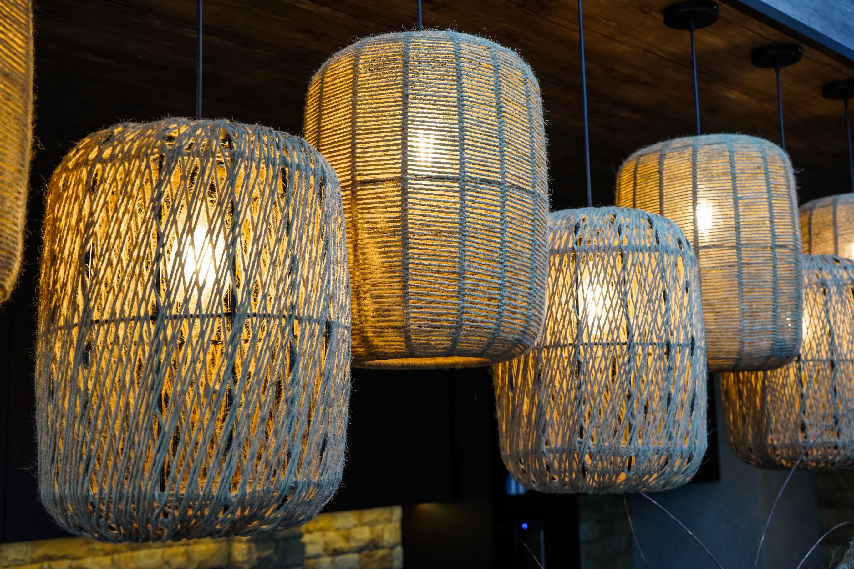Casa A.A. — texturas de luminarias artesanales